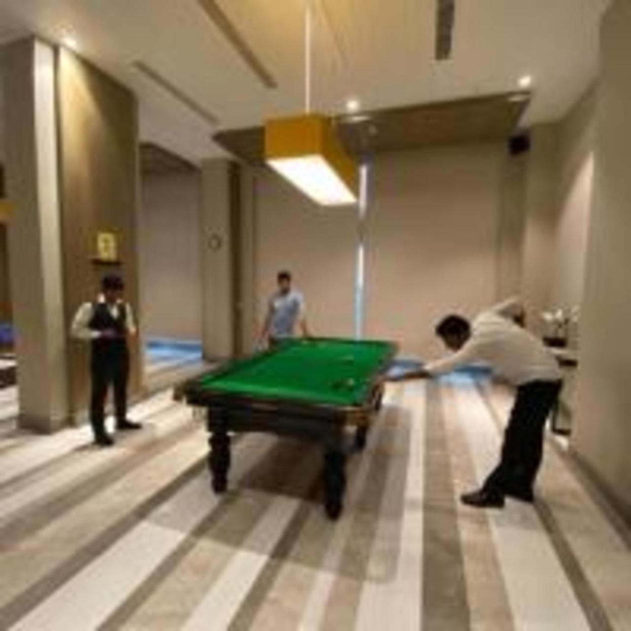 Neel Skye - Couple Friendly - Dlf My Pad, Gomtinagar , Lucknow Aparthotel Kültér fotó